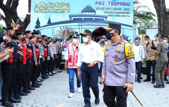 Kapolri Cek Rest Area KM 57, Imbau Pemudik Manfaatkan Layanan Posko Mudik