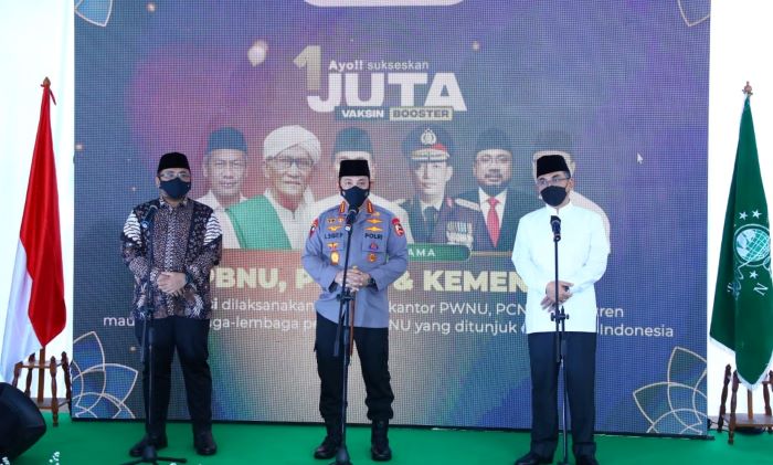 Kapolri Tinjau Pelaksanaan 1 Juta Vaksinasi Booster, Bahas Mudik Sehat dan Nyaman