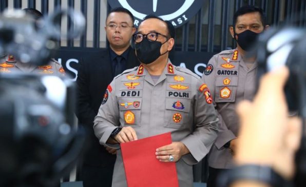 Kapolri Tinjau Arus Mudik Naik Helikopter, Tol Jakarta-Cikampek Lancar!