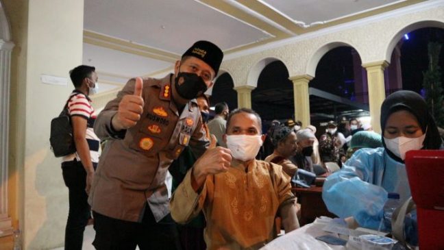 Percepat Vaksinasi, Polisi Gelar Vaksinasi Pagi dan Malam Hari