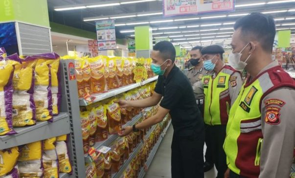 Polisi Cek Stabilitas Ketersediaan Minyak Goreng di wilayah Buah Batu