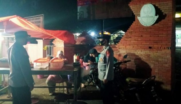 Polisi Terus Berikan Imbauan Kepada Masyarakat untuk Mematuhi Prokes di Masa PPKM Level 2
