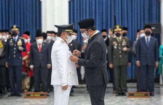 Resmi Jadi Wali Kota Bandung, Ini Pesan Gubernur Jabar untuk Yana Mulyana