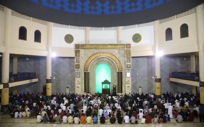 Sempat Terhenti 2 Tahun, Masjid Raya Bandung Kembali Gelar Salat Tarawih Tahun Ini
