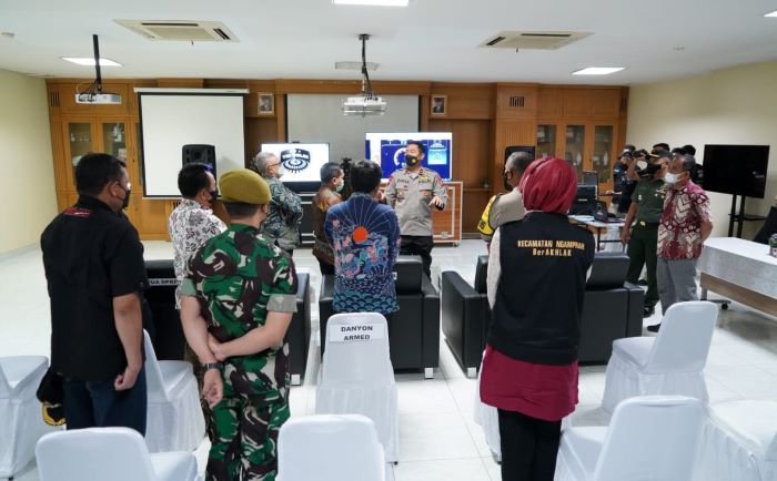 Wakapolda Jabar Lakukan Pengecekan Vaksinasi di Cimahi