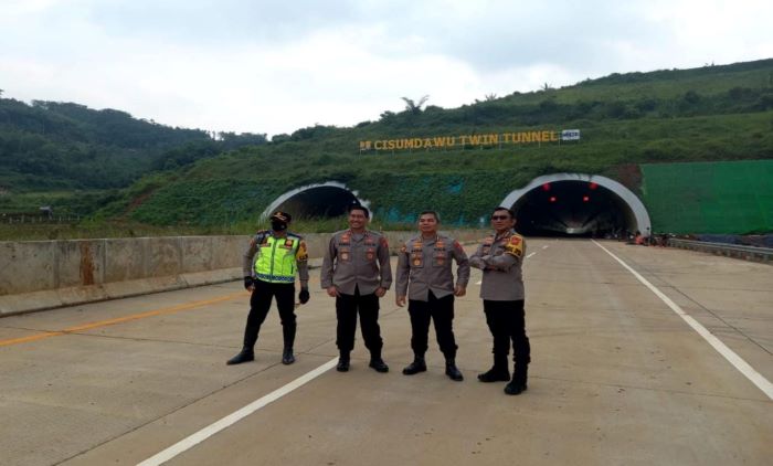 Wakapolda Jabar Tinjau Perbaikan Tol Cisumdawu Seksi 2 di Sumedang