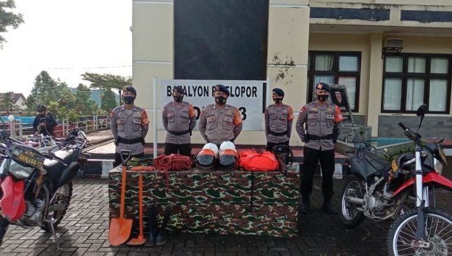 Antisipasi Bencana, 1 SSR Tim SAR Sat Brimob Polda Jabar Disiagakan di Posko Mako Cipanas