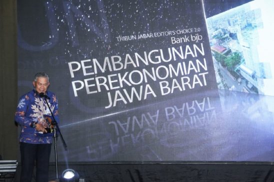 Dinilai Berkontribusi Terhadap Pembangunan Jabar, bank bjb Raih Penghargaan dari Tribun Jabar
