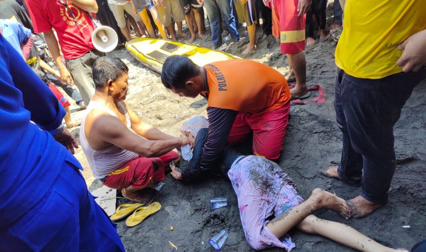 Dua Korban Laka Laut Diselamatkan Polisi dan Balawista
