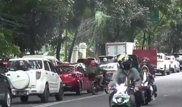 Kabid Humas Polda Jabar Ungkap Pengalihan Arus di Jalur Wisata Lembang