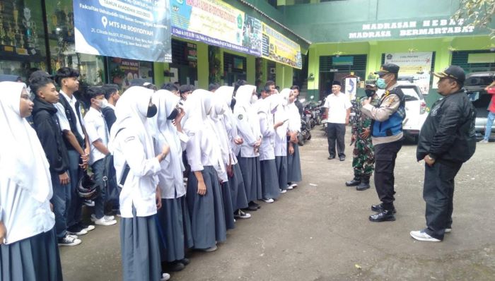 Ops Bina Kusuma Lodaya 2022, Polisi Laksanakan Binluh ke Sekolah Tentang Bahaya Kenakalan Remaja