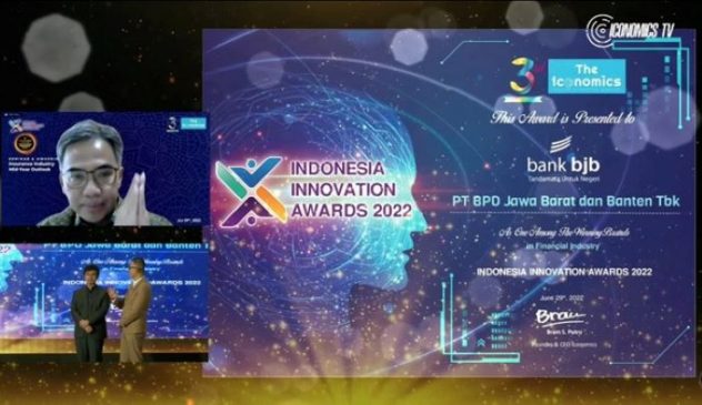 Dinilai Berhasil Lakukan Berbagai Terobosan, bank bjb Diganjar Penghargaan Innovation Award 2022
