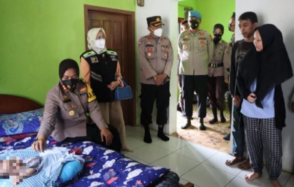 Derita Penyakit Atresia, Bayi Elzio yang Berusia 2 Bulan, Mendapat Perhatian Khusus dari Polisi
