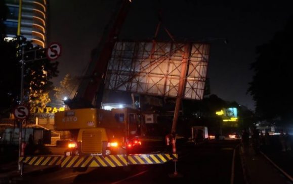 Jalan Wastukancana Dalam Waktu Dekat Bebas Reklame Ilegal