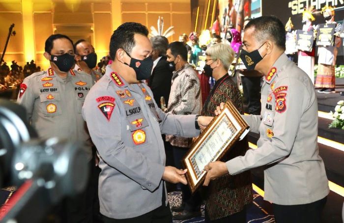 Polda Jabar Raih Juara di 3 Lomba Kreasi 'Setapak Perubahan Polri' dan Kabid Humas Sabet Penghargaan dari Kapolri2