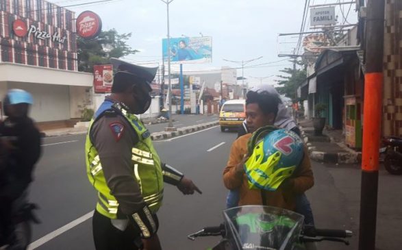 Sosialisasi dan Edukasi Terus Dilakukan Polisi Pada Pelaksanaan Ops Patuh Lodaya 2022 di Majalengka