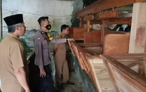 Polisi Perketat Pengecekan PMK Pada Hewan Ternak Desa Maja