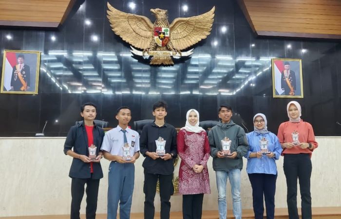 Lomba Poster dan Video Vlog Bulan Bung Karno, Ineu Jangan Sesekali Melupakan Sejarah!