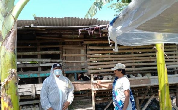 Monitoring PMK, Polisi Sambangi Peternak Hewan Dalam Rangka Ops Aman Nusa II di Desa Mertasinga