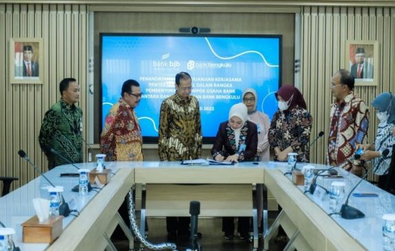 Perkuat Sinergi dengan BPD, bank bjb Tandatangani PKS Penyertaan Modal dengan Bank Bengkulu