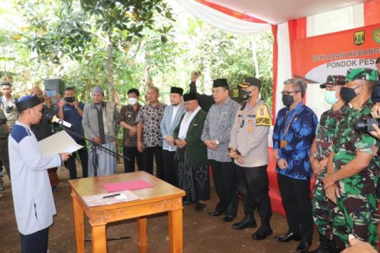 Pimpinan dan Anggota Khilafatul Muslimin Kabupaten Sukabumi Ikrarkan Deklarasi Kebangsaandan Setia pada Pancasila
