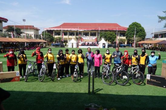 Jelang Hari Jadi Polwan ke-74, Polwan Olahraga Bersama Kapolda Jabar