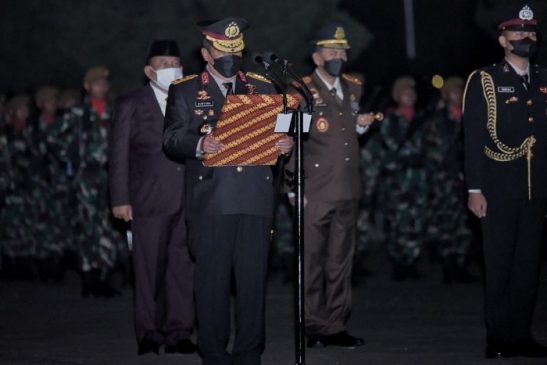 Kapolda Jabar Pimpin Apel Kehormatan dan Renungan Suci HUT RI ke-77 di TMP Cikutra