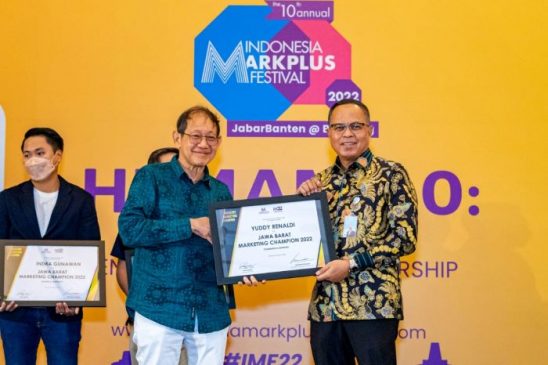 Memiliki ‘Market Spirit’, Dirut bank bjb Raih Penghargaan Industry Marketing Champion 2022