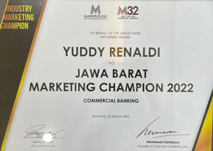 Memiliki 'Market Spirit', Dirut bank bjb Raih Penghargaan Industry Marketing Champion 2022 (2)