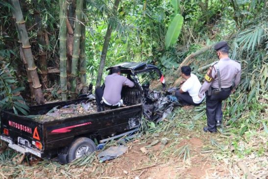 Mobil Pick-Up Terbuka Bawa 17 Orang, Masuk Jurang di Kabupaten Ciamis