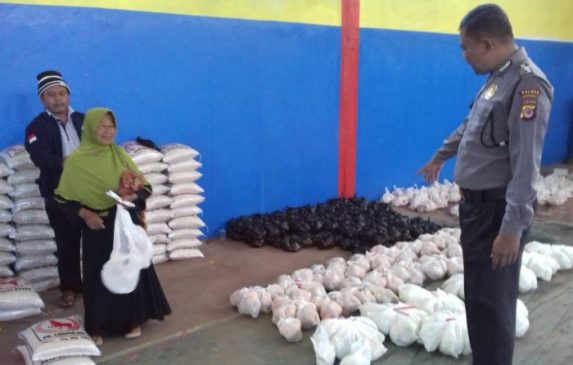 Pastikan Kualitas Sembako, Polisi Pantau BPNT di Desa Lampuyang Majalengka