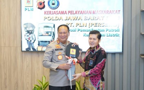 Polda Jabar Terima Penyerahan 2 Unit Kendaraan Listrik Dari PT PLN UID Jabar