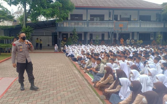 Polisi Berikan Pembinaan Kepada Pelajar SMA SMK Guna Cegah Kenakalan Remaja