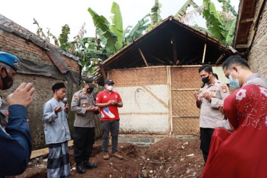 Polisi Tinjau Perencanaan Pembagunan Rutilahu di KBB