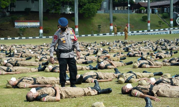 Sat Brimob Polda Jabar dengan IPDN Laksanakan Diksarmendispra Calon Praja
