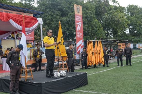 Wakapolda Jabar Secara Resmi Buka Turnamen Sepak Bola Usia Dini KBPP Polri Cup 2022