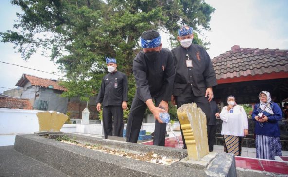 Peringati HJKB ke-212, ASN Pemkot Bandung Ziarah ke Makam Para Pendahulu