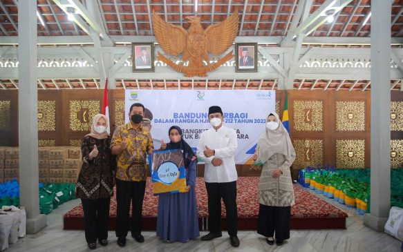 Rayakan HJKB ke-212, Pemkot Bandung Berbagi untuk Sesama
