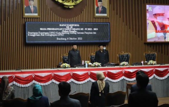 Rapat Paripurna, DPRD Kota Bandung Umumkan Perubahan Komposisi AKD