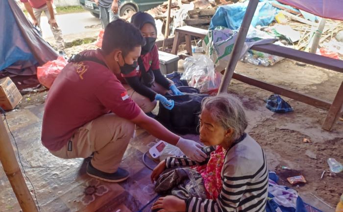 Begini Aksi Polisi Bantu Warga Korban Gempa Cianjur