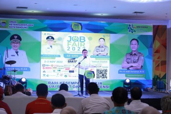 Hadiri Bandung Job Fair 2022, Tedy Rusmawan Dorong Semangat Para Pencari Kerja