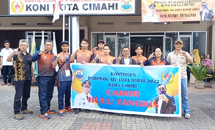 Lepas Tim Cabor Bulutangkis dan Panahan, Achmad Gunawan Harapkan Para Atlet Bawa Pulang Medali Emas