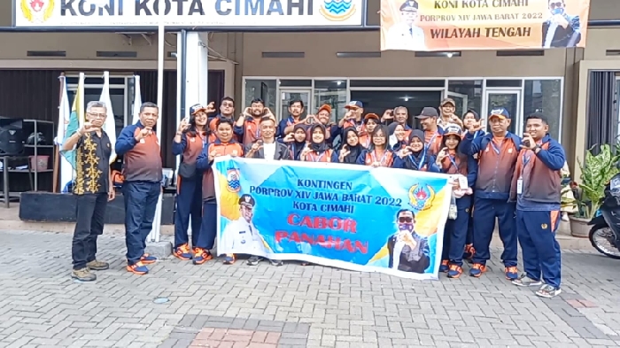 Lepas Tim Cabor Bulutangkis dan Panahan, Achmad Gunawan Harapkan Para Atlet Bawa Pulang Medali Emas2