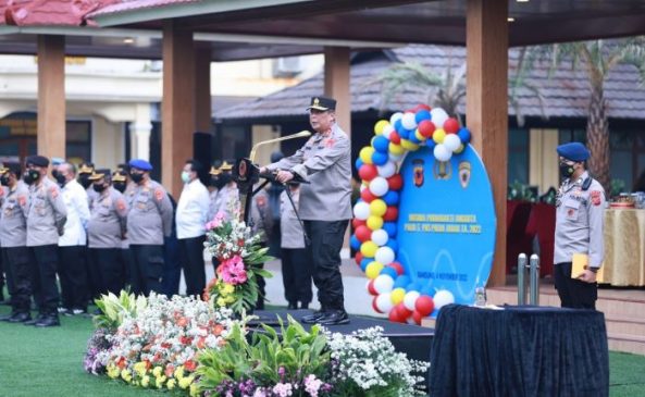 Kapolda Jabar Pimpin Upacara Wisuda Purna Bhakti Anggota dan ASN Polri Jajaran Polda Jabar Tahun 2022