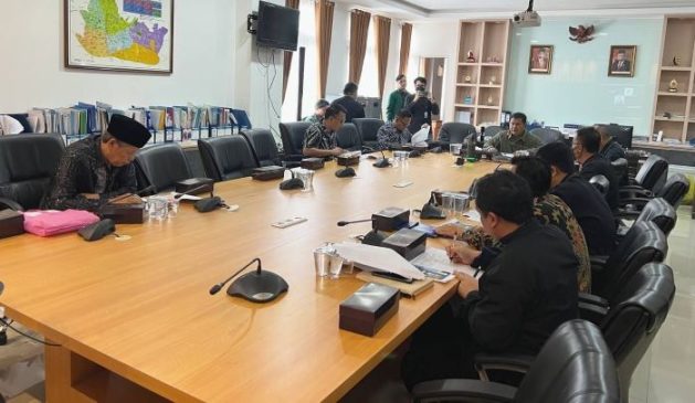 Pansus 8 DPRD Kota Bandung Raker dengan PT BII Bahas Pasal Peralihan