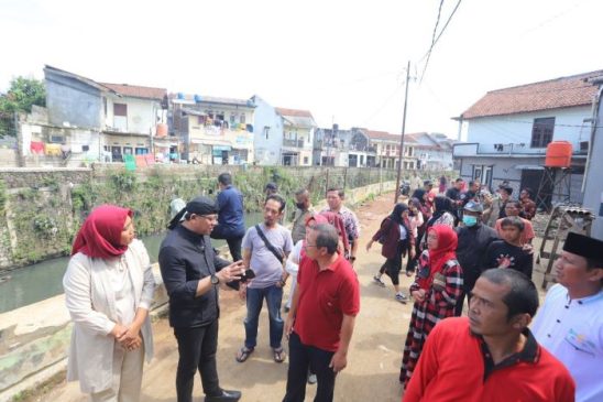 Achmad Nugraha Tinjau dan Terima Aspirasi Warga Korban Penggusuran Sempadan Sungai Cikapundung