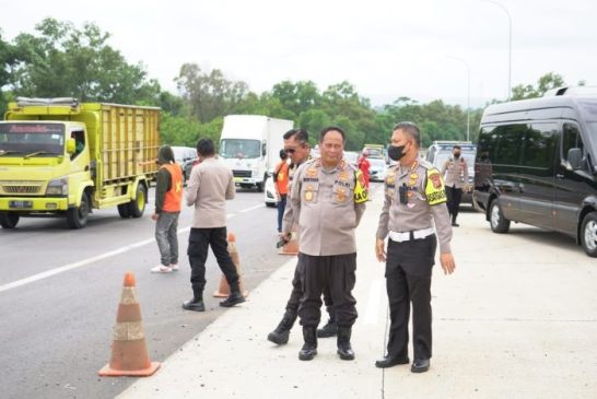 Kapolda Jabar Cek Kesiapan Pos Pengamanan di Rest Area KM 57 Karawang