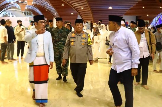 Kapolda Jabar Hadiri Peresmian Masjid Apung Al-Jabbar