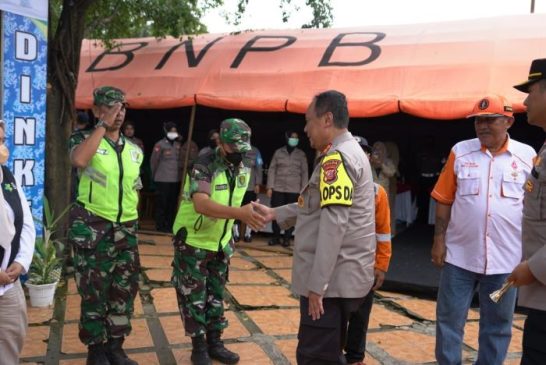 Kapolda Jabar Lakukan Peninjauan Pos Pengamanan dan Pos Pelayanan Alun-Alun Kota Banjar Dalam Rangka Ops Lilin Lodaya 2022