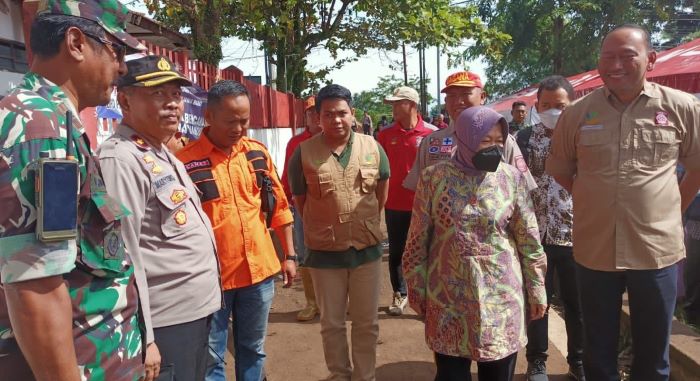 Mensos Lakukan Kunker ke Posko Penanggulangan Bencana dan Pengungsian di Wilayah Desa Jambudipa Cianjur